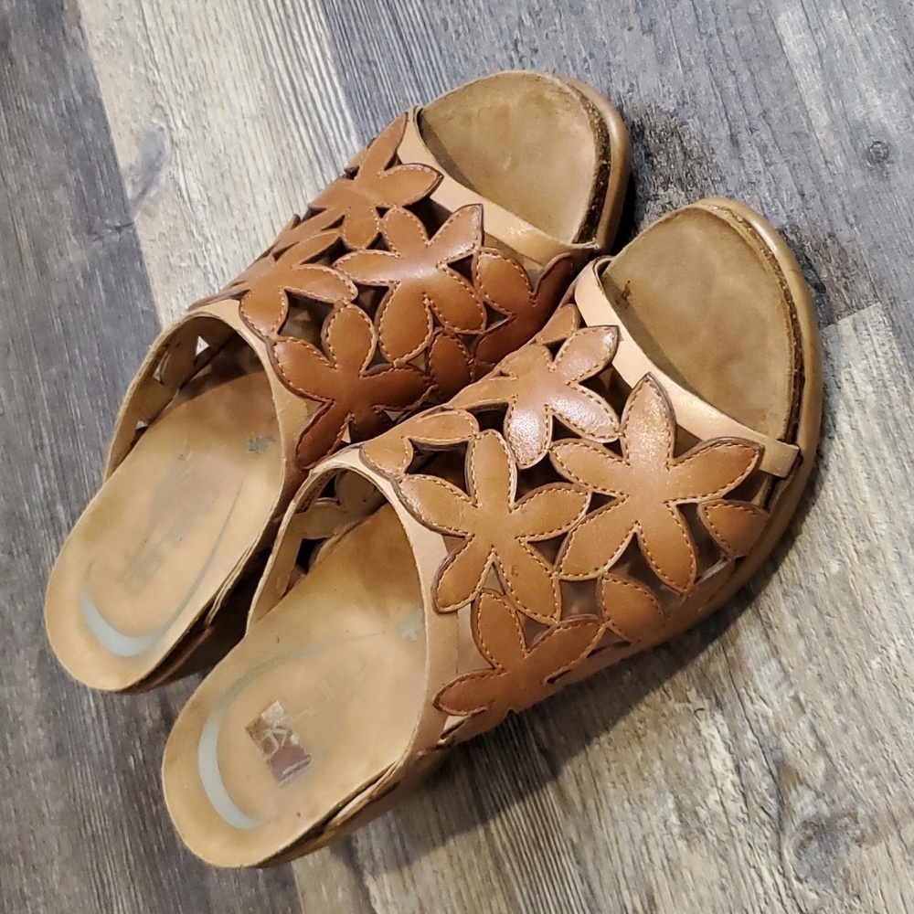 Dansko Leather Wood Floral Open toe heel Clogs size 36